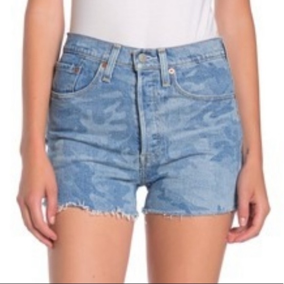 NWT Levi's - 501 Tango Camo Shorts - Size 33 - Picture 1 of 5